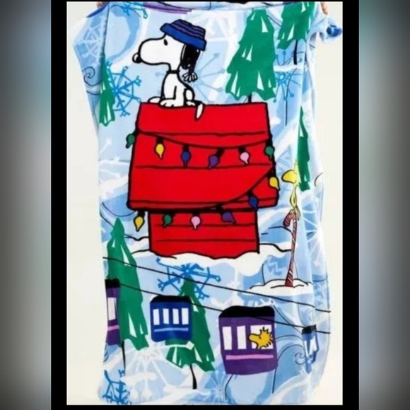 Vera Bradley Bedding Vera Bradley Peanuts Ski Slope Snoopy Plush Throw Blanket Christmas